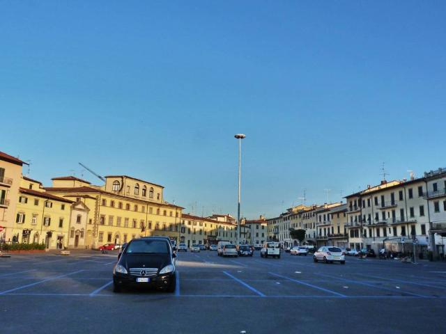 Palazzo in vendita a il Cantiere, Prato