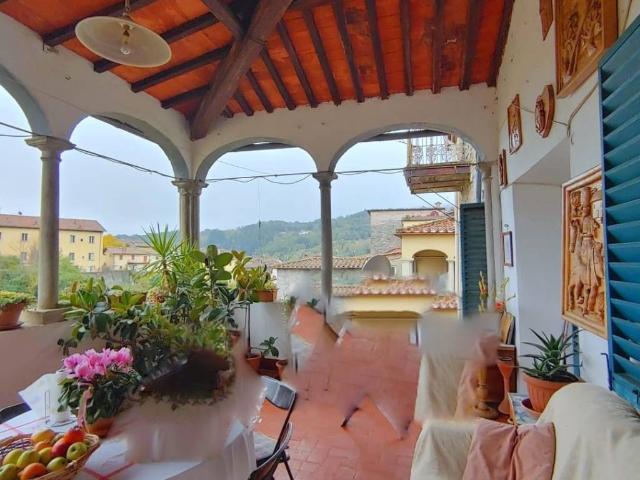 Palazzo in vendita a Pratovecchio Stia, Stia