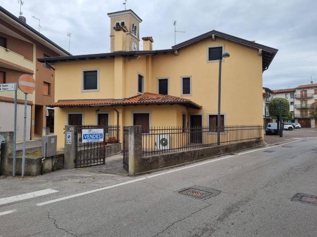Palazzo in vendita a Pescarola / Piscjarole, Precenicco / Prissinins