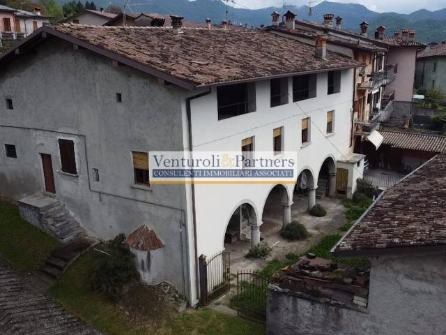 Palazzo in vendita a Comunità montana della Valle Sabbia, Preseglie