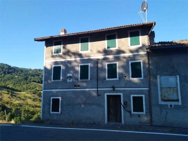 Palazzo in vendita a Unione dei comuni del Distretto Ceramico, Prignano Sulla Secchia