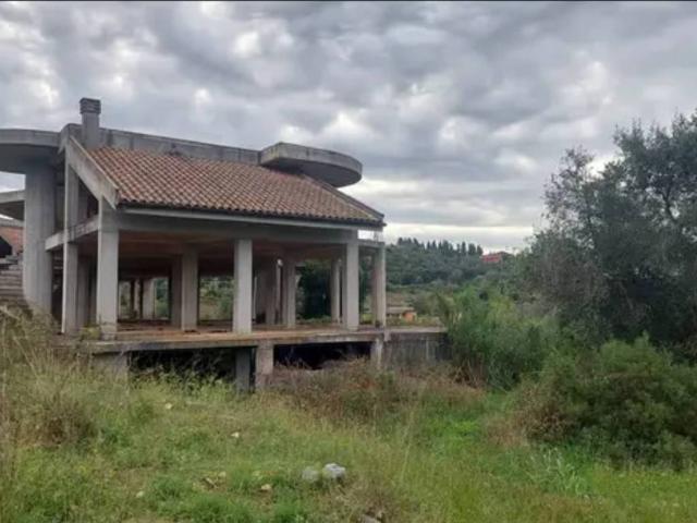 Palazzo in vendita a Priverno, Lazio
