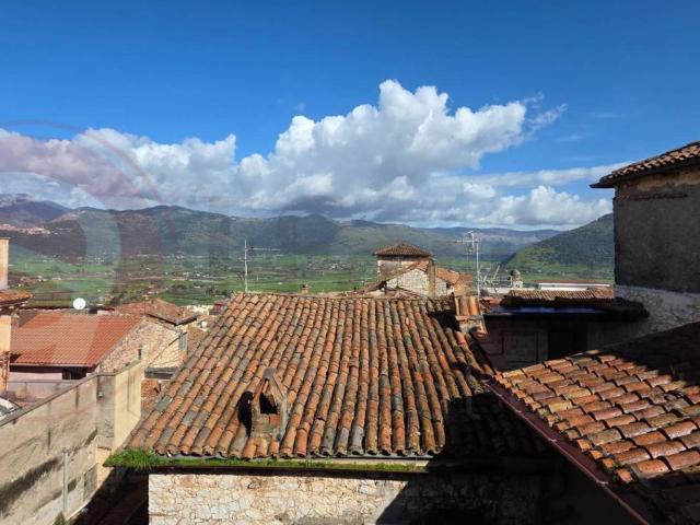 Palazzo in vendita a Priverno, Lazio