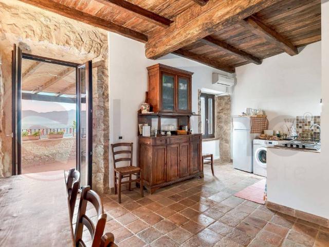 Palazzo in vendita a Prossedi, Lazio