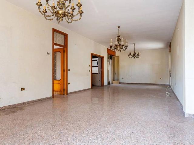 Palazzo in vendita a Puglia, Bari