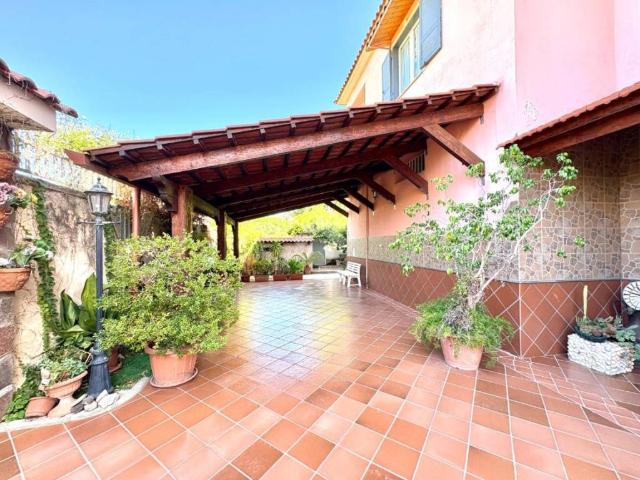 Palazzo in vendita a Qualiano, Napoli