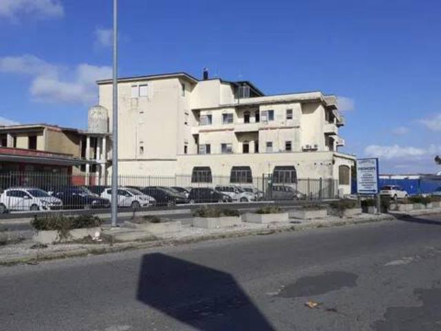 Palazzo in vendita a Qualiano, Campania