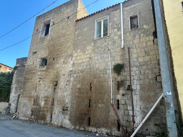 Palazzo in vendita a Quarto, Napoli