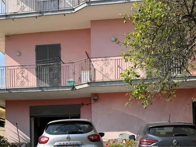 Palazzo in vendita a Trefola, Quarto