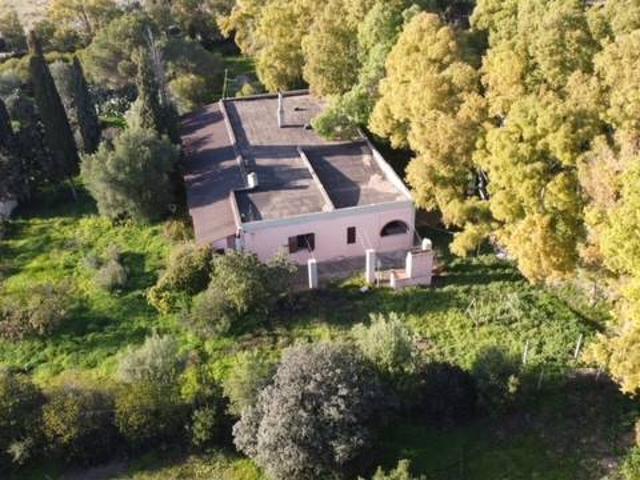 Palazzo in vendita a Flumini Cuba, Quartu Sant'elena