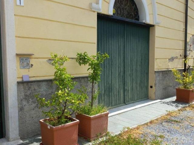 Palazzo in vendita a Valleggia, Quiliano