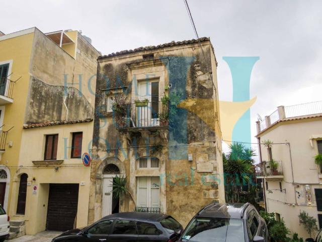 Palazzo in vendita a Ragusa, Cappuccini