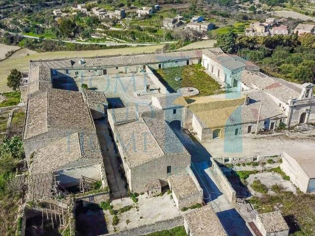 Palazzo in vendita a Ragusa, Cappuccini