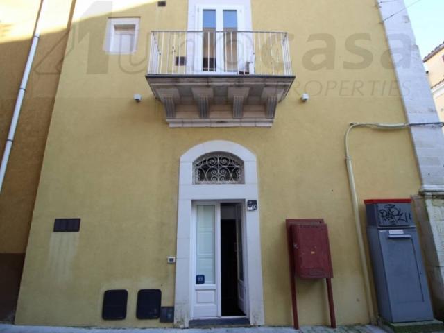 Palazzo in vendita a Ragusa, Cappuccini