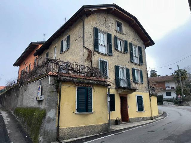 Palazzo in vendita a Ranco, Lombardia