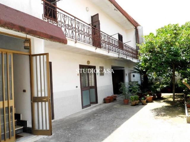 Palazzo in vendita a Recale, Campania