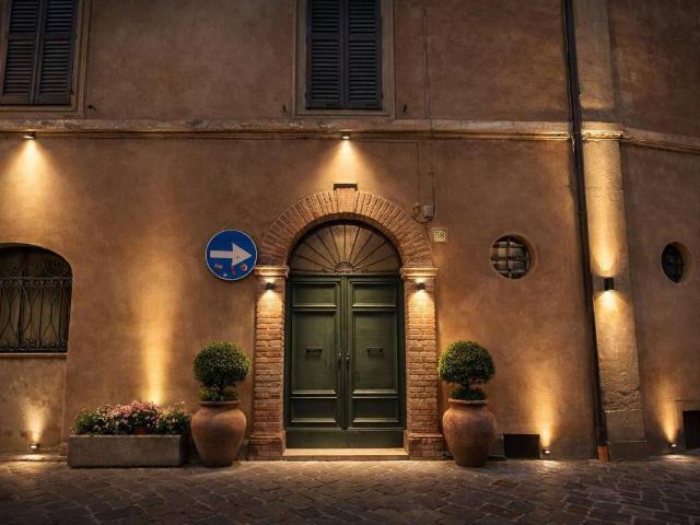 Palazzo in vendita a Castelnuovo, Marche