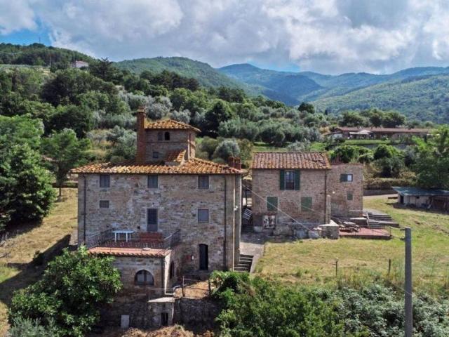 Palazzo in vendita a Unione di Comuni Valdarno e Valdisieve, Reggello