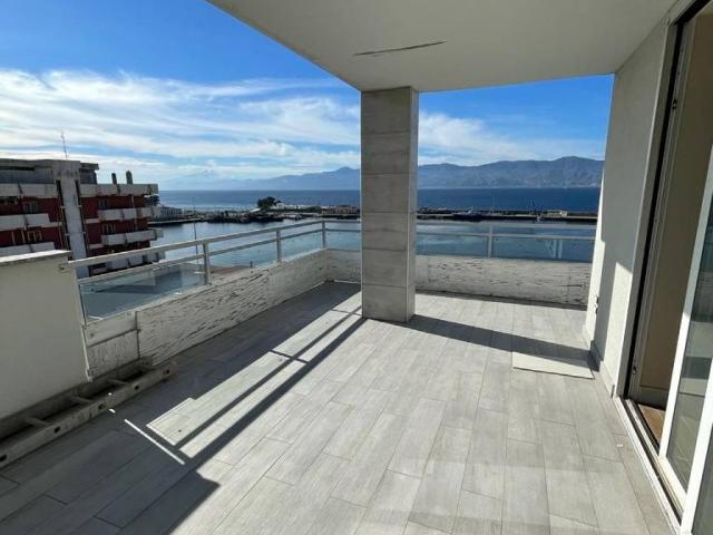 Palazzo in vendita a Calabria, Reggio Calabria
