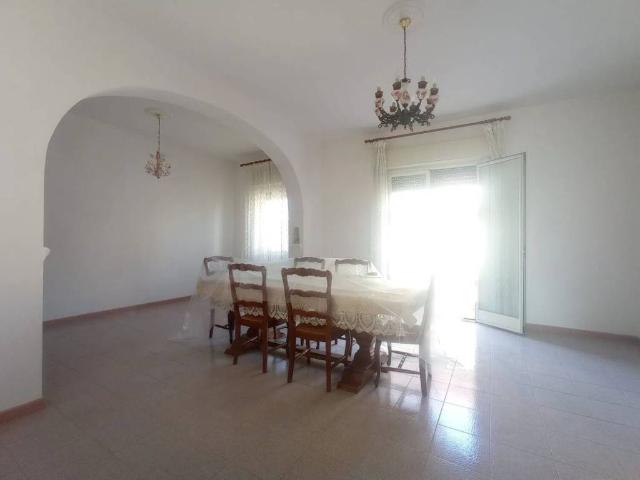 Palazzo in vendita a Calabria, Reggio Calabria