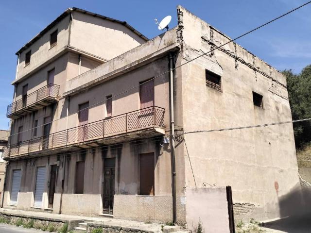 Palazzo in vendita a Calabria, Reggio Calabria