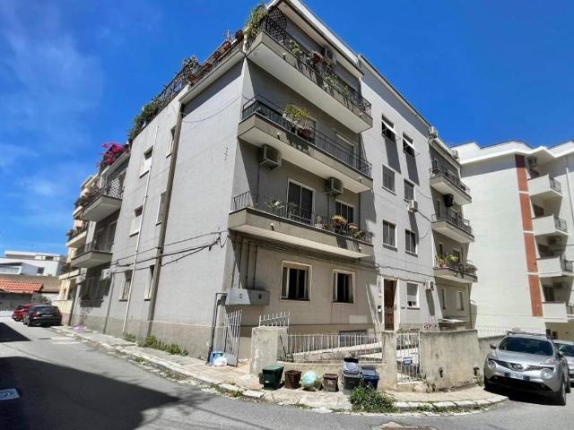 Palazzo in vendita a Calabria, Reggio Calabria