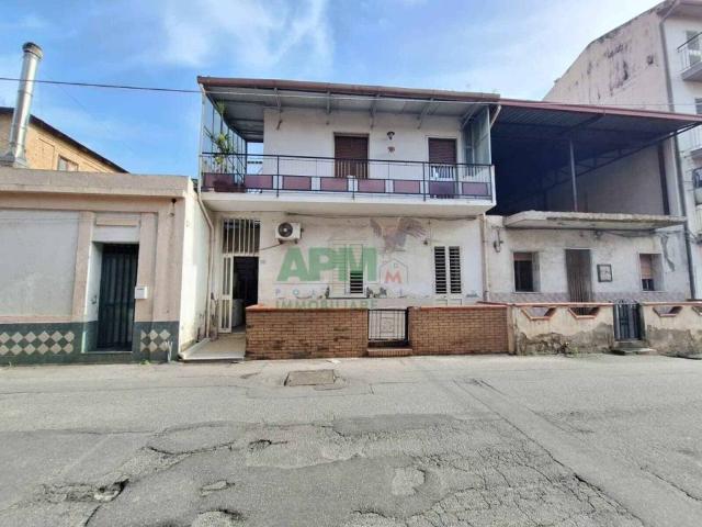 Palazzo in vendita a Lume, Calabria