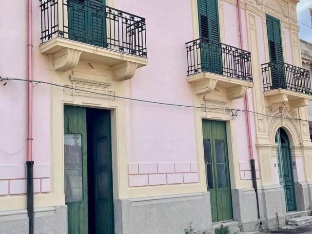 Palazzo in vendita a San Gregorio, Reggio di Calabria