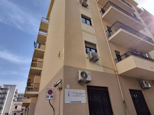 Palazzo in vendita a Calabria, Reggio Calabria