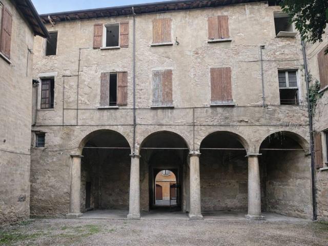 Palazzo in vendita a Porta Castello, Re