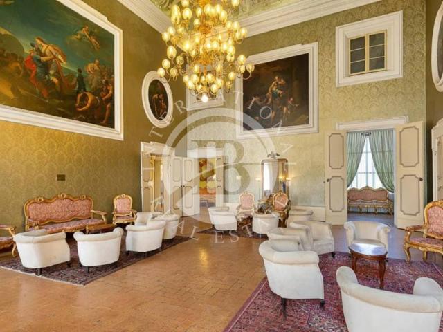 Palazzo in vendita a San Nicolò, Re