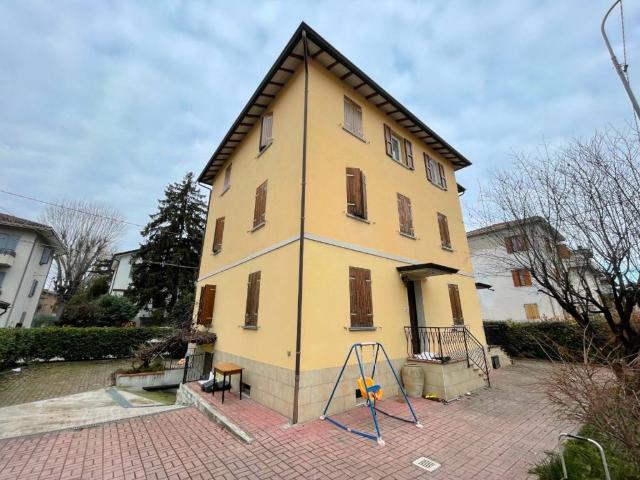 Palazzo in vendita a Regina Pacis, Re