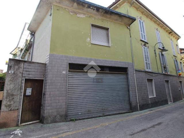 Palazzo in vendita a Chiesuola, Renate