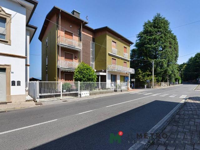 Palazzo in vendita a Chiesuola, Renate