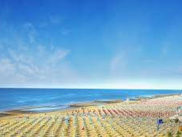 Palazzo in vendita a Alba, Riccione