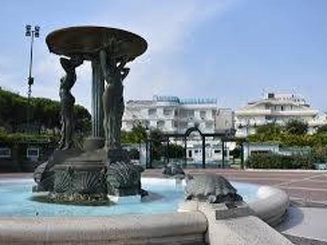 Palazzo in vendita a Riccione, Reggio Emilia