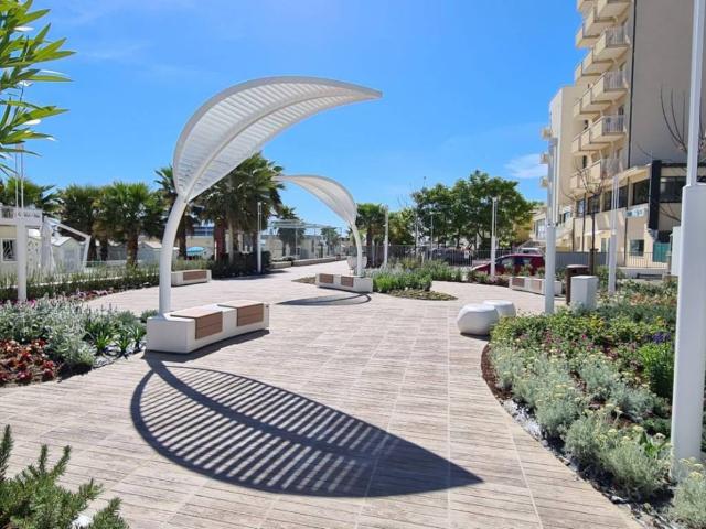 Palazzo in vendita a Alba, Riccione