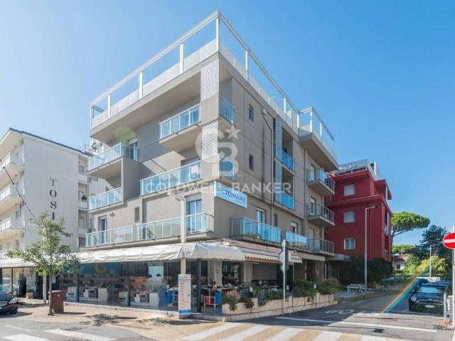 Palazzo in vendita a Alba, Riccione