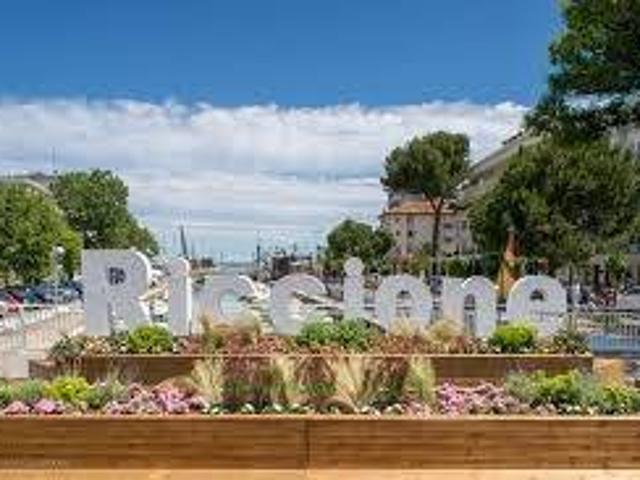 Palazzo in vendita a Riccione, Reggio Emilia