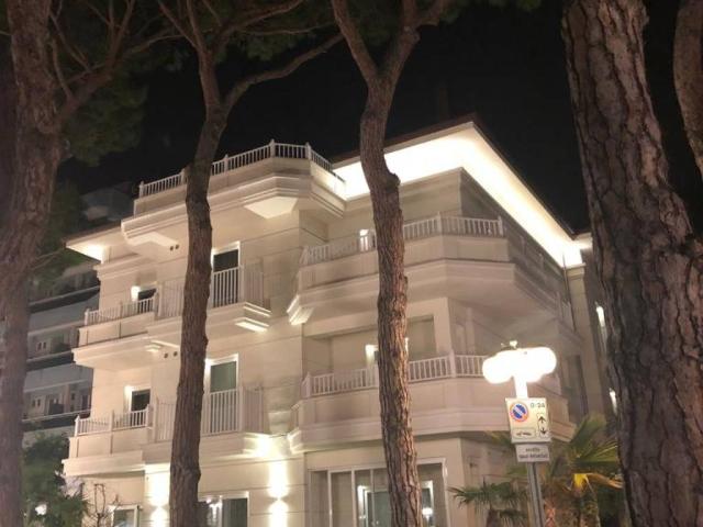 Palazzo in vendita a Abissinia, Riccione