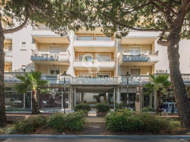 Palazzo in vendita a Alba, Riccione