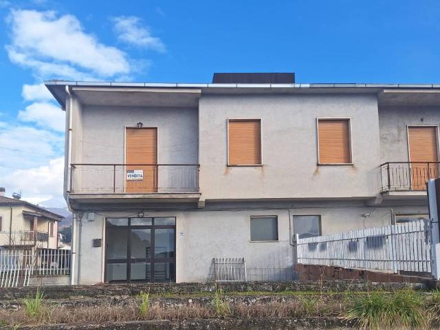 Palazzo in vendita a Quattro Strade, Rieti