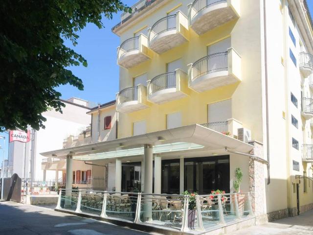 Palazzo in vendita a Rimini, Reggio Emilia