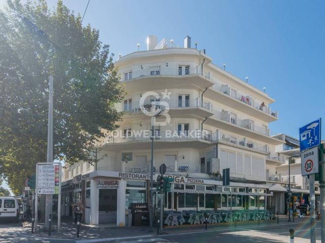 Palazzo in vendita a Rimini, Reggio Emilia