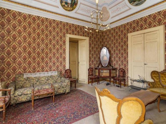 Palazzo in vendita a Riposto, Sicilia