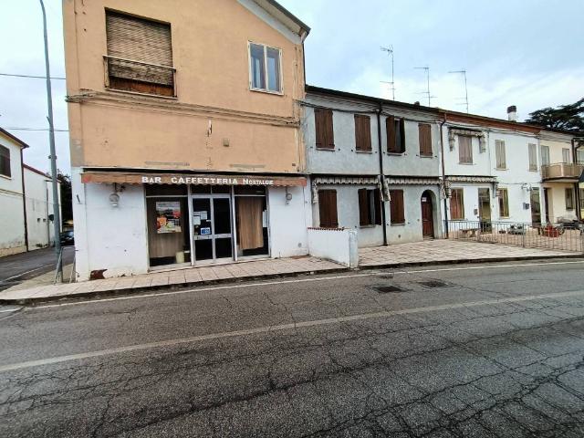 Palazzo in vendita a Unione Terre e Fiumi, Berra
