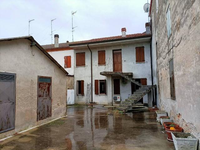 Palazzo in vendita a Unione Terre e Fiumi, Berra