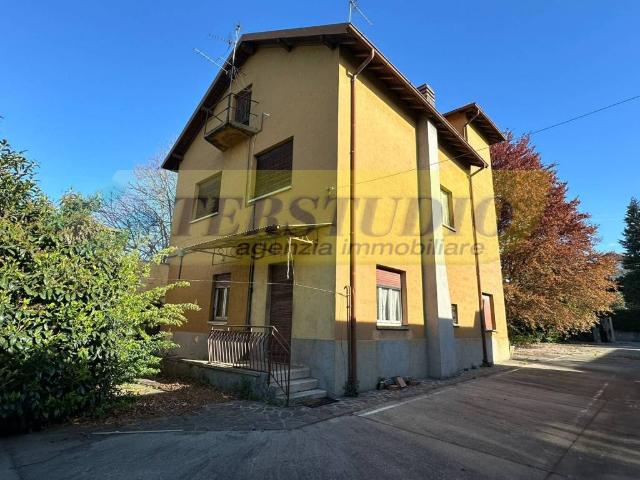 Palazzo in vendita a Robbiate, Lombardia