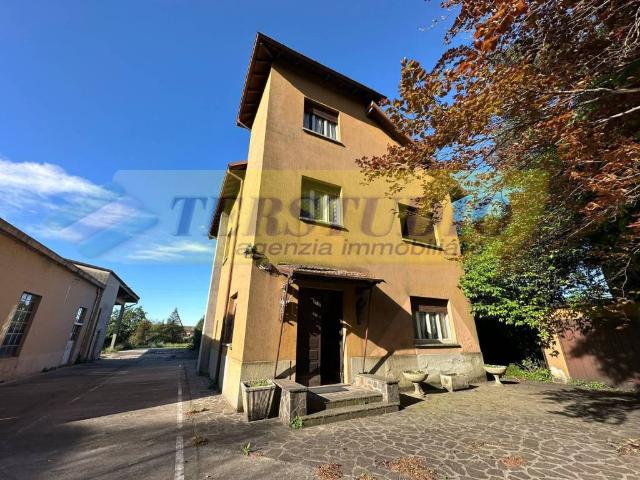 Palazzo in vendita a Robbiate, Lombardia