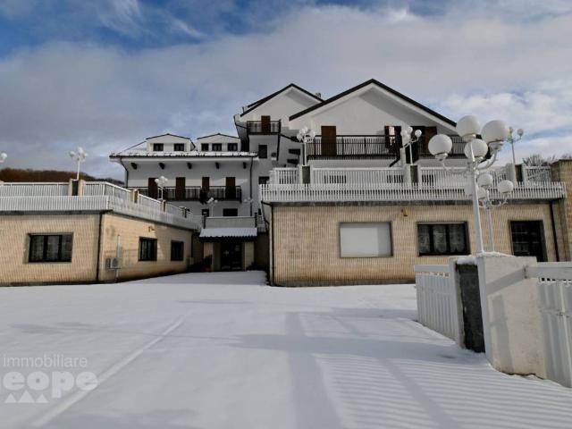 Palazzo in vendita a Rocca Di Mezzo, Abruzzo